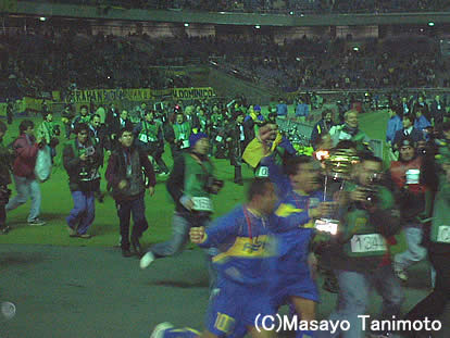 �{�JJr.2003�N���E��g���t�B�[�I