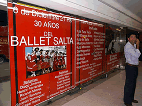 �o���G�E�T���^�̊Ŕ�